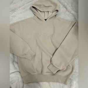 White fox embroidered hoodie - in the color light grey/cream in size xs/s